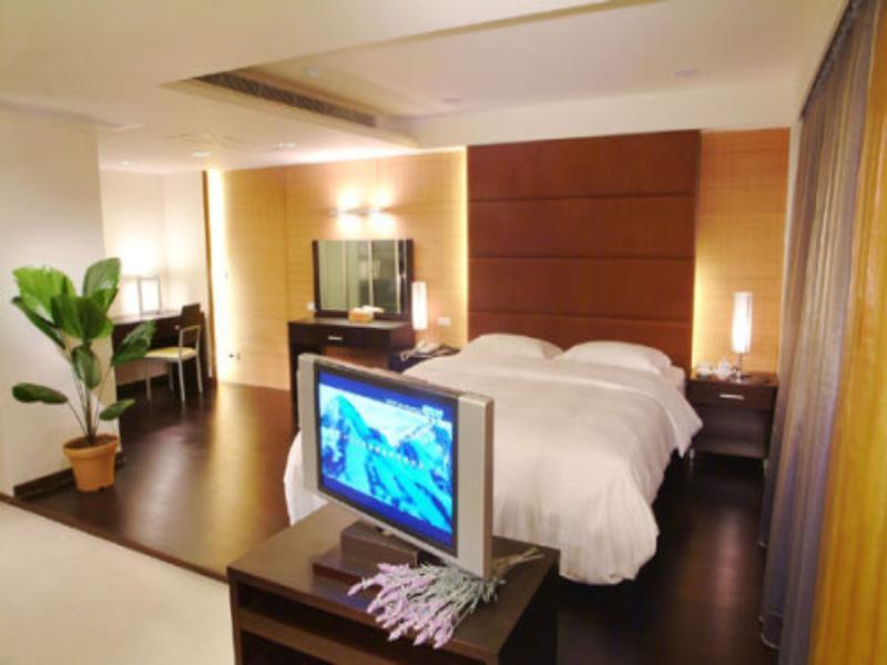 Katherine Plaza Hotel Kaohsiung Exterior photo