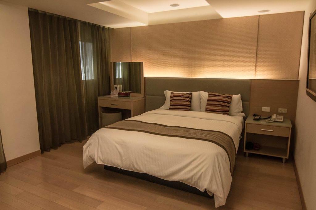 Katherine Plaza Hotel Kaohsiung Exterior photo