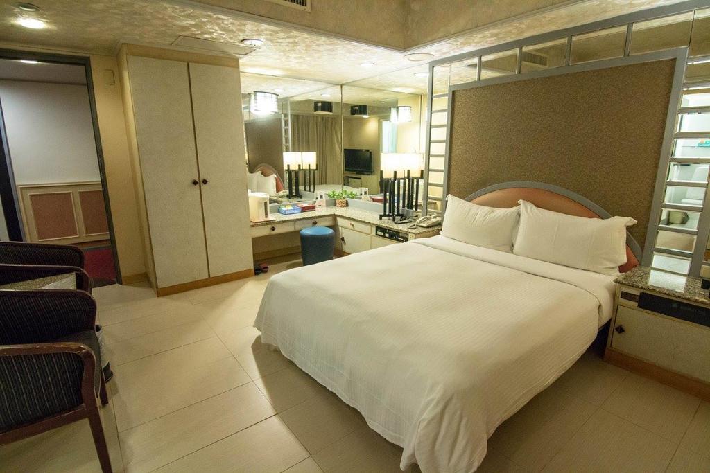 Katherine Plaza Hotel Kaohsiung Exterior photo