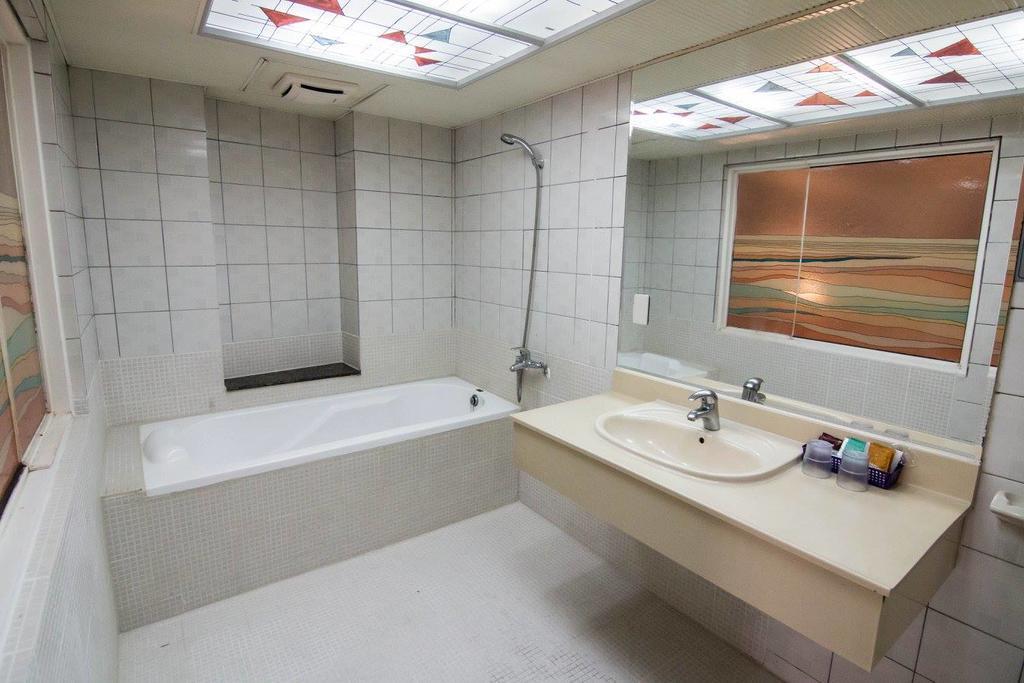 Katherine Plaza Hotel Kaohsiung Exterior photo