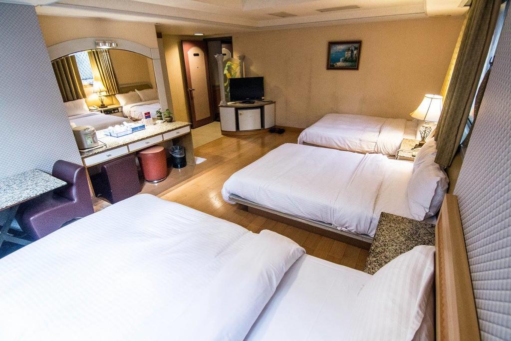 Katherine Plaza Hotel Kaohsiung Exterior photo