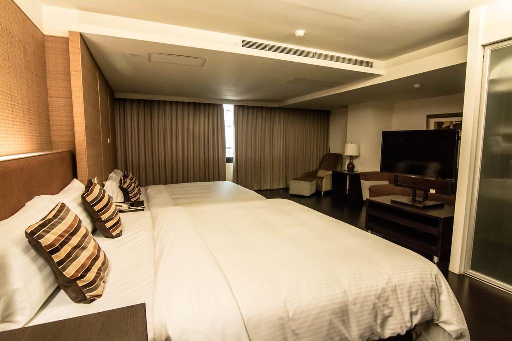 Katherine Plaza Hotel Kaohsiung Exterior photo